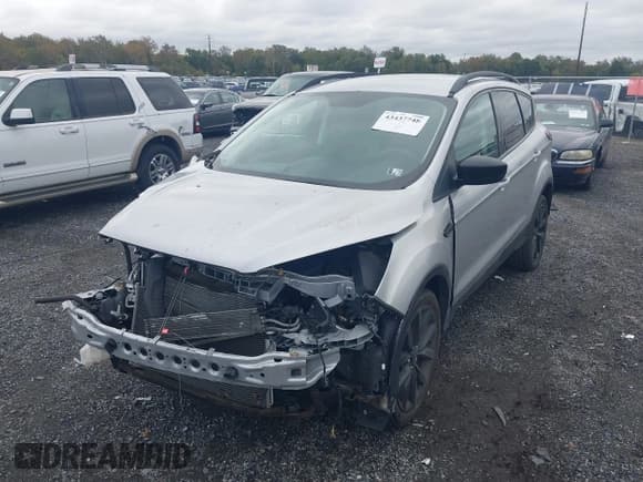 ✅ 2019 Ford Escape SE • VIN: 1FMCU9GDXKUC43174 • Lot: 43437748. Wystawiony na IAAI z przebiegiem 72 746 mil. Bezpłatny archiwum sprzedaży aukcyjnych z USA i szczegółowy raport historii pojazdu na DreamBid. Zdjęcie 2.