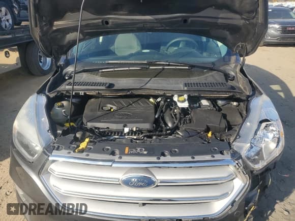 ✅ 2018 Ford Escape SE • VIN: 1FMCU0GD1JUB76040 • Lot: 93691925. Listed on Copart with 141,946 mi. Free auction sales archive from the USA and detailed vehicle history report at DreamBid. Image 12.