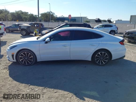 ✅ 2021 Hyundai Sonata Limited • VIN: 5NPEH4J27MH074174 • Lot: 43532639. Wystawiony na IAAI z przebiegiem 49 654 mil. Bezpłatny archiwum sprzedaży aukcyjnych z USA i szczegółowy raport historii pojazdu na DreamBid. Zdjęcie 14.