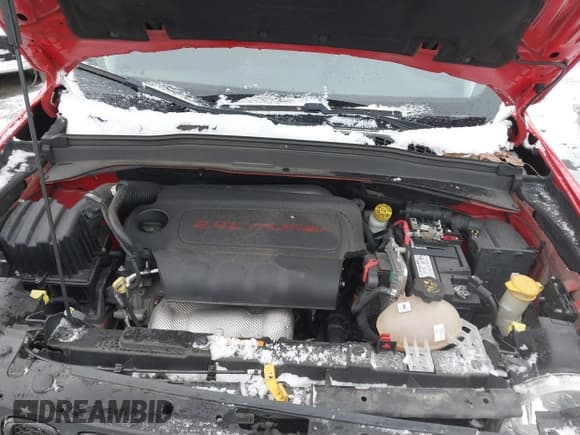 ✅ 2018 Jeep Renegade Latitude • VIN: ZACCJABB6JPH97400 • Lot: 41588794. Wystawiony na IAAI z przebiegiem 63 647 mil. Bezpłatny archiwum sprzedaży aukcyjnych z USA i szczegółowy raport historii pojazdu na DreamBid. Zdjęcie 10.