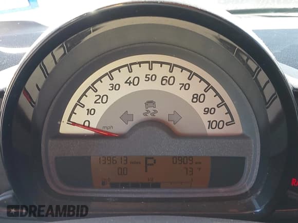 ✅ 2015 Smart fortwo Passion • VIN: WMEEJ3BA8FK820822 • Лот: 43664353. Опубликован ранее на IAAI с пробегом 139 613 миль. Бесплатный доступ к архиву аукционных продаж из США и подробный отчёт об истории автомобиля на DreamBid. Изображение 7.