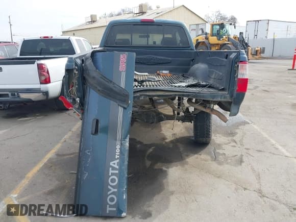 ✅ 1996 Toyota T100 SR5 • VIN: JT4UN24D7T0029477 • Лот: 41484412. Опубликован ранее на IAAI с пробегом 260 843 миль. Бесплатный доступ к архиву аукционных продаж из США и подробный отчёт об истории автомобиля на DreamBid. Изображение 17.