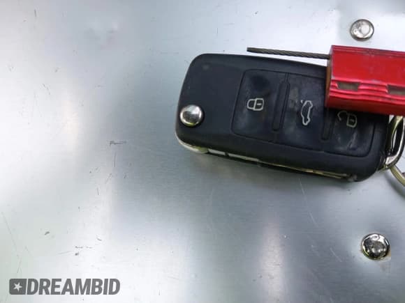 ✅ 2015 Volkswagen Jetta SE • VIN: 3VWD07AJ5FM254002 • Лот: 41827446. Опубликован ранее на IAAI с пробегом 136 708 миль. Бесплатный доступ к архиву аукционных продаж из США и подробный отчёт об истории автомобиля на DreamBid. Изображение 11.