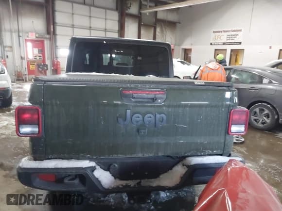 ✅ 2023 Jeep Gladiator Freedom • VIN: 1C6HJTAG7PL566296 • Lot: 41614029. Wystawiony na IAAI z przebiegiem 10 962 mil. Bezpłatny archiwum sprzedaży aukcyjnych z USA i szczegółowy raport historii pojazdu na DreamBid. Zdjęcie 16.