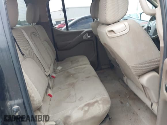 ✅ 2005 Nissan Frontier SE • VIN: 1N6AD07U35C415494 • Lot: 42770285. Wystawiony na IAAI z przebiegiem 264 420 mil. Bezpłatny archiwum sprzedaży aukcyjnych z USA i szczegółowy raport historii pojazdu na DreamBid. Zdjęcie 8.