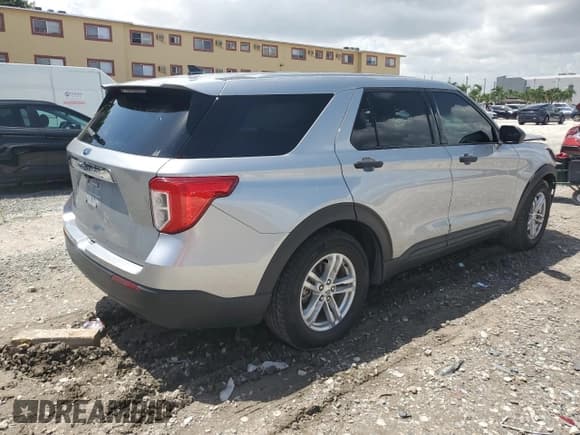 ✅ 2022 Ford Explorer • VIN: 1FMSK7BH8NGB97847 • Lot: 70656405. Wystawiony na Copart z przebiegiem 26 733 mil. Bezpłatny archiwum sprzedaży aukcyjnych z USA i szczegółowy raport historii pojazdu na DreamBid. Zdjęcie 3.