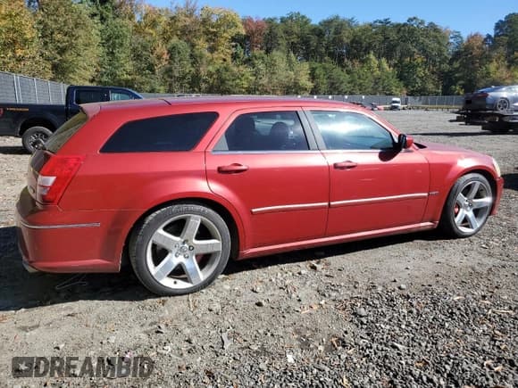 ✅ 2006 Dodge Magnum SRT-8 • VIN: 2D4GV77366H420054 • Lot: 86666455. Wystawiony na Copart z przebiegiem 254 372 mil. Bezpłatny archiwum sprzedaży aukcyjnych z USA i szczegółowy raport historii pojazdu na DreamBid. Zdjęcie 3.