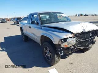 ✅ 2004 Dodge Dakota • VIN: 1D7HG12KX4S713541 • Lot: 43611680. Wystawiony na IAAI z przebiegiem 186 687 mil. Bezpłatny archiwum sprzedaży aukcyjnych z USA i szczegółowy raport historii pojazdu na DreamBid. Zdjęcie 1.