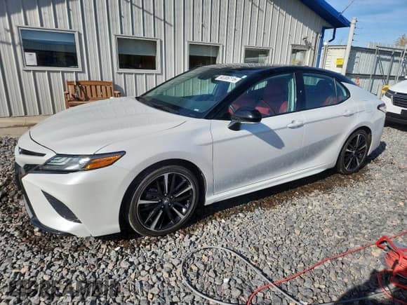 ✅ 2019 Toyota Camry XSE • VIN: 4T1B61HKXKU211975 • Lot: 90306115. Listed on Copart with 31,277 mi. Free auction sales archive from the USA and detailed vehicle history report at DreamBid. Image 1.