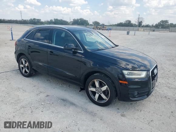 ✅ 2015 Audi Q3 Premium Plus • VIN: WA1EFCFS0FR006863 • Lot: 81391715. Wystawiony na Copart z przebiegiem 140 602 mil. Bezpłatny archiwum sprzedaży aukcyjnych z USA i szczegółowy raport historii pojazdu na DreamBid. Zdjęcie 4.