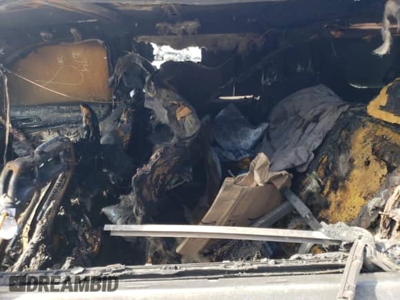 2020 Chevrolet Suburban LS с VIN 1GNSCGKCXLR277813, выставлен на аукционе Copart как лот 73107294 с пробегом Не указан миль и На запчасти • Non repairable. История ставок и продаж доступна на DreamBid. Изображение 11.