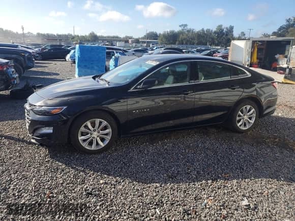 2021 Chevrolet Malibu LT z VIN 1G1ZD5ST5MF030106, wystawiony jako Copart lot #82781775 z przebiegiem 175 065 mil mil oraz Czysty tytuł • Clean title. Historia ofert i sprzedaży dostępna na DreamBid. Obrazek 1.