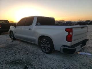 ✅ 2020 Chevrolet Silverado 1500 LT • VIN: 3GCPWCED2LG394143 • Lot: 37766224. Wystawiony na Copart z przebiegiem 74 419 mil. Bezpłatny archiwum sprzedaży aukcyjnych z USA i szczegółowy raport historii pojazdu na DreamBid. Zdjęcie 2.