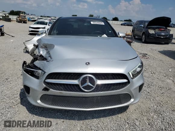 ✅ 2022 Mercedes-Benz A 220 • VIN: W1K3G4EB7NJ338402 • Lot: 69349645. Wystawiony na Copart z przebiegiem 51 922 mil. Bezpłatny archiwum sprzedaży aukcyjnych z USA i szczegółowy raport historii pojazdu na DreamBid. Zdjęcie 5.