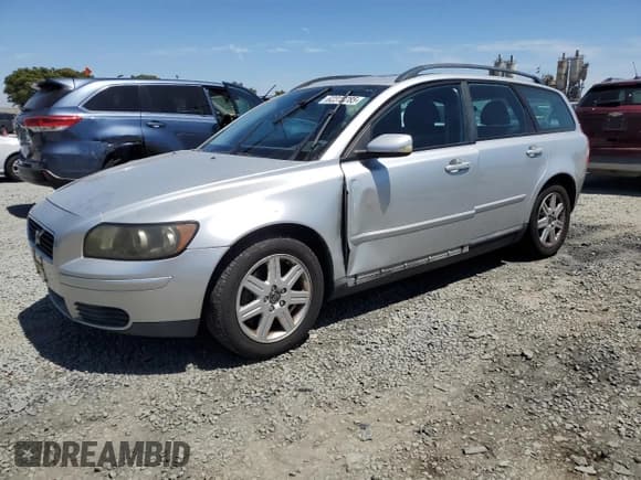 ✅ 2006 Volvo V50 2.4L • VIN: YV1MW390362171787 • Lot: 62312785. Wystawiony na Copart z przebiegiem 201 549 mil. Bezpłatny archiwum sprzedaży aukcyjnych z USA i szczegółowy raport historii pojazdu na DreamBid. Zdjęcie 1.