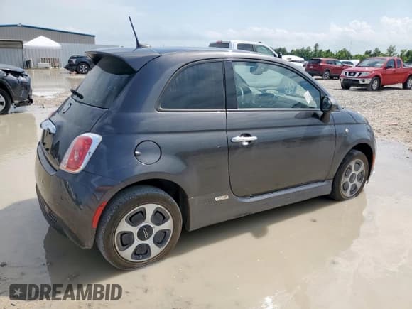 ✅ 2017 FIAT 500e • VIN: 3C3CFFGE2HT575834 • Lot: 59635625. Listed on Copart with 41,405 mi. Free auction sales archive from the USA and detailed vehicle history report at DreamBid. Image 3.