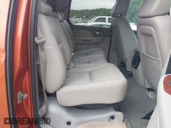 ✅ 2007 Chevrolet Avalanche 1LT • VIN: 3GNFK12397G303423 • Lot: 42530644. Listed on IAAI with Not provided. Free auction sales archive from the USA and detailed vehicle history report at DreamBid. Image 8.