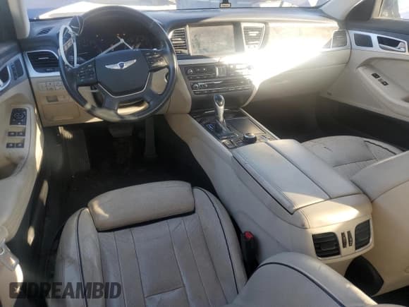 ✅ 2015 Hyundai Genesis 5.0L • VIN: KMHGN4JF1FU060604 • Lot: 83370774. Wystawiony na Copart z przebiegiem 154 468 mil. Bezpłatny archiwum sprzedaży aukcyjnych z USA i szczegółowy raport historii pojazdu na DreamBid. Zdjęcie 8.