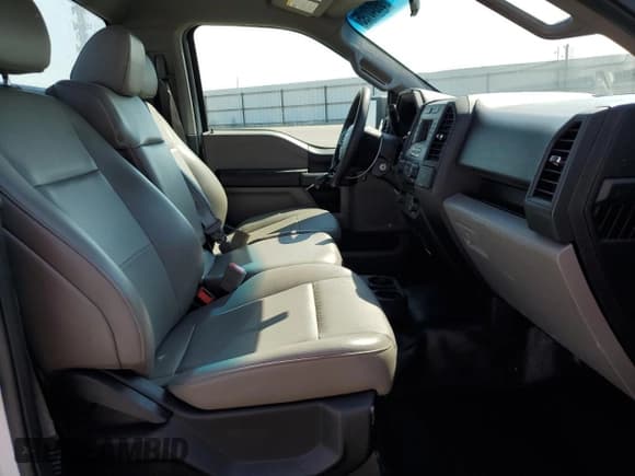 ✅ 2018 Ford F-150 XL • VIN: 1FTMF1CB1JKC01852 • Lot: 68040195. Wystawiony na Copart z przebiegiem 99 510 mil. Bezpłatny archiwum sprzedaży aukcyjnych z USA i szczegółowy raport historii pojazdu na DreamBid. Zdjęcie 10.