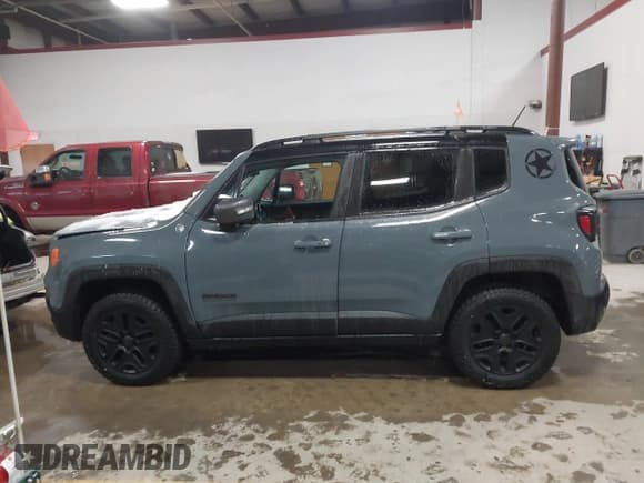 ✅ 2017 Jeep Renegade Trailhawk • VIN: ZACCJBCB4HPE86966 • Lot: 41502978. Listed on IAAI with 144,723 mi. Free auction sales archive from the USA and detailed vehicle history report at DreamBid. Image 14.
