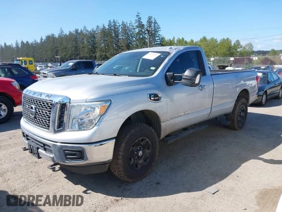 ✅ 2017 Nissan Titan • VIN: 1N6BA1R9XHN524295 • Lot: 42076049. Wystawiony na IAAI z przebiegiem 124 537 mil. Bezpłatny archiwum sprzedaży aukcyjnych z USA i szczegółowy raport historii pojazdu na DreamBid. Zdjęcie 2.