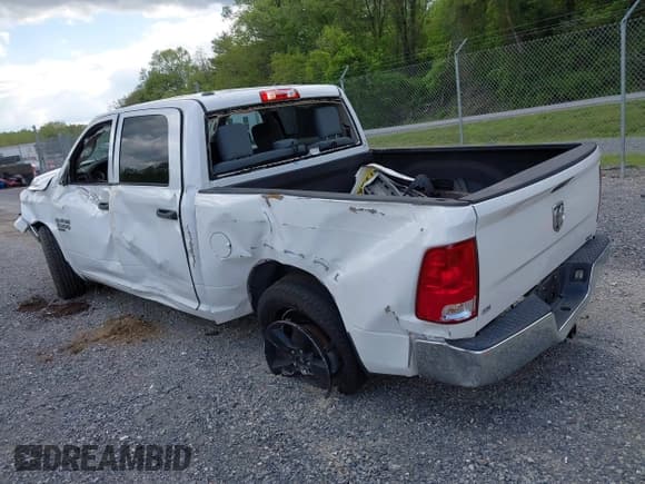 ✅ 2019 Ram 1500 Express • VIN: 1C6RR6KT5KS552244 • Lot: 42159195. Wystawiony na IAAI z przebiegiem 114 599 mil. Bezpłatny archiwum sprzedaży aukcyjnych z USA i szczegółowy raport historii pojazdu na DreamBid. Zdjęcie 3.