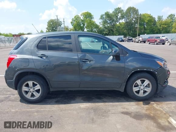 ✅ 2020 Chevrolet Trax LS • VIN: 3GNCJKSB1LL129013 • Lot: 42991541. Wystawiony na IAAI z przebiegiem 132 411 mil. Bezpłatny archiwum sprzedaży aukcyjnych z USA i szczegółowy raport historii pojazdu na DreamBid. Zdjęcie 13.
