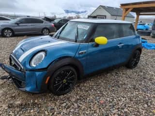 2024 MINI Hardtop Cooper SE with VIN WMW13DJ04R2V90557, listed as a Copart auction lot 51224845 with 9,816 mi miles and Salvage title. Bid and sale history available at DreamBid. Image 1.