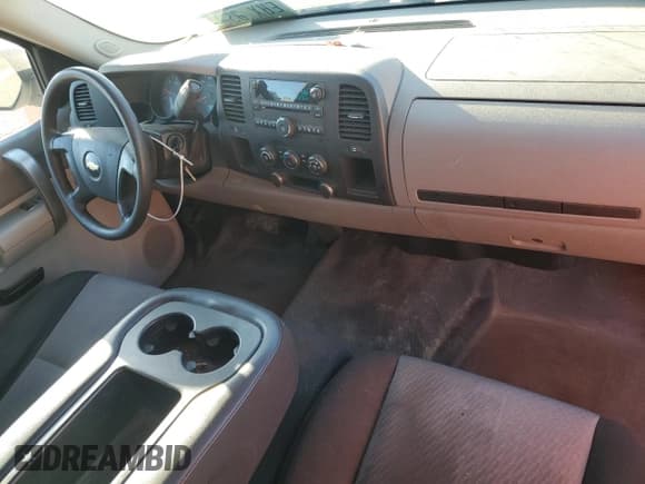 ✅ 2008 Chevrolet Silverado 1500 Work Truck • VIN: 1GCEC14X78Z225209 • Лот: 84298485. Опубликован ранее на Copart с пробегом 140 321 миль. Бесплатный доступ к архиву аукционных продаж из США и подробный отчёт об истории автомобиля на DreamBid. Изображение 8.