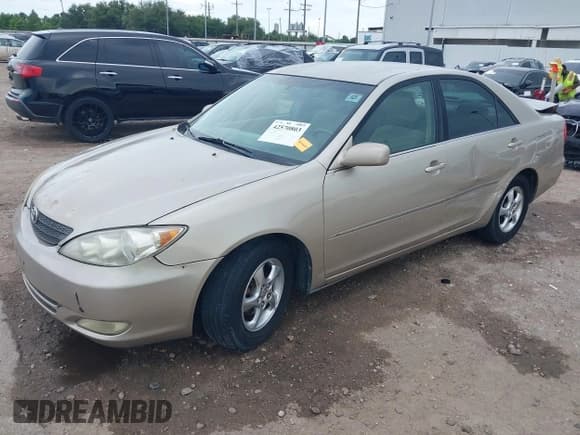 ✅ 2004 Toyota Camry LE • VIN: 4T1BE32K84U861432 • Lot: 42570803. Wystawiony na IAAI z przebiegiem 226 690 mil. Bezpłatny archiwum sprzedaży aukcyjnych z USA i szczegółowy raport historii pojazdu na DreamBid. Zdjęcie 21.