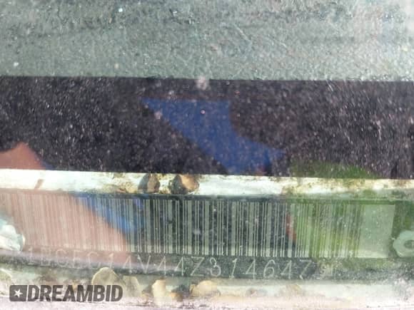 2004 Chevrolet Silverado 1500 Work Truck z VIN 1GCEC14V44Z314647, wystawiony jako IAAI lot #43253243 z przebiegiem Nie podano mil oraz . Historia ofert i sprzedaży dostępna na DreamBid. Obrazek 9.