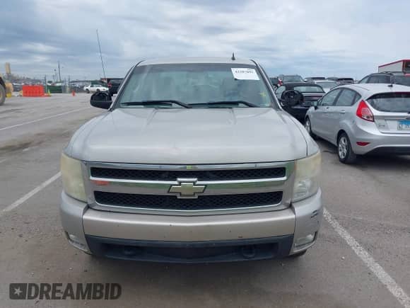 2007 Chevrolet Silverado 1500 1LT with VIN 2GCEK13M071568798, listed as a IAAI auction lot 42287095 with 308,994 mi miles and . Bid and sale history available at DreamBid. Image 12.