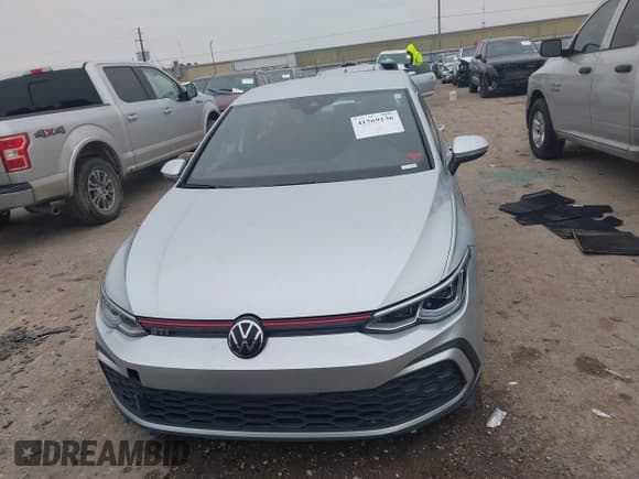 ✅ 2023 Volkswagen Golf GTI S • VIN: WVWGA7CD1PW177442 • Lot: 41569136. Wystawiony na IAAI z przebiegiem 35 713 mil. Bezpłatny archiwum sprzedaży aukcyjnych z USA i szczegółowy raport historii pojazdu na DreamBid. Zdjęcie 12.