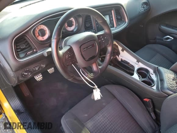 ✅ 2017 Dodge Challenger R/T • VIN: 2C3CDZBT3HH567988 • Лот: 84300615. Опубликован ранее на Copart с пробегом Не указан. Бесплатный доступ к архиву аукционных продаж из США и подробный отчёт об истории автомобиля на DreamBid. Изображение 8.