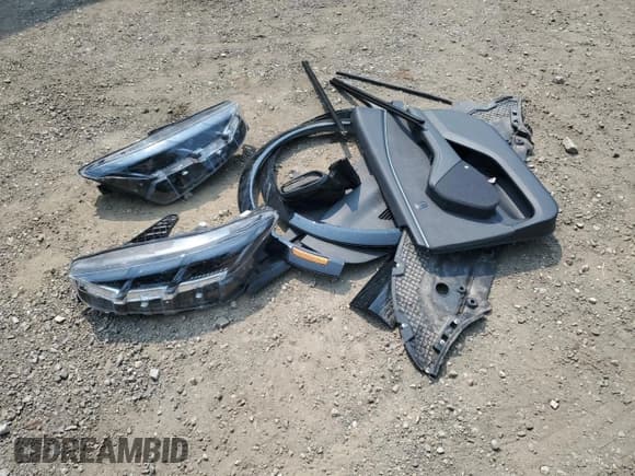 ✅ 2024 Ford Mustang Mach-E GT • VIN: 3FMTK4SX7RMA18798 • Lot: 67620265. Wystawiony na Copart z przebiegiem 16 000 mil. Bezpłatny archiwum sprzedaży aukcyjnych z USA i szczegółowy raport historii pojazdu na DreamBid. Zdjęcie 13.