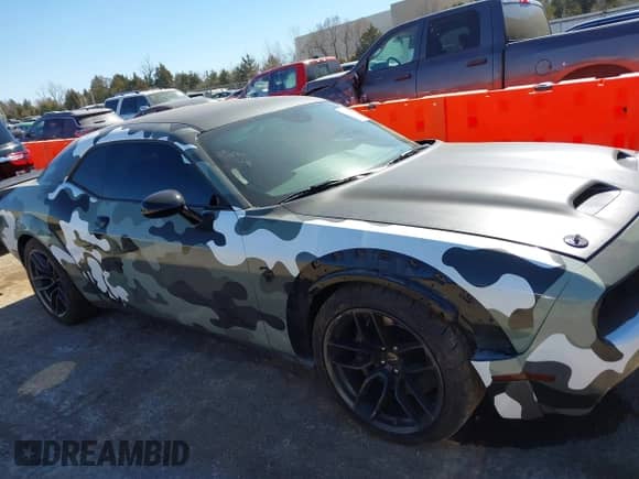 2019 Dodge Challenger SRT Hellcat Redeye Widebody z VIN 2C3CDZL97KH641701, wystawiony jako IAAI lot #41695175 z przebiegiem 45 279 mil mil oraz . Historia ofert i sprzedaży dostępna na DreamBid. Obrazek 14.