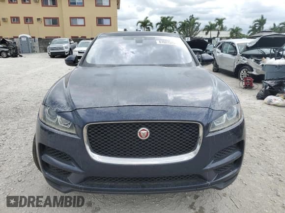 ✅ 2017 Jaguar F-Pace 20d Premium • VIN: SADCJ2BN1HA091031 • Lot: 87027375. Wystawiony na Copart z przebiegiem 90 388 mil. Bezpłatny archiwum sprzedaży aukcyjnych z USA i szczegółowy raport historii pojazdu na DreamBid. Zdjęcie 5.
