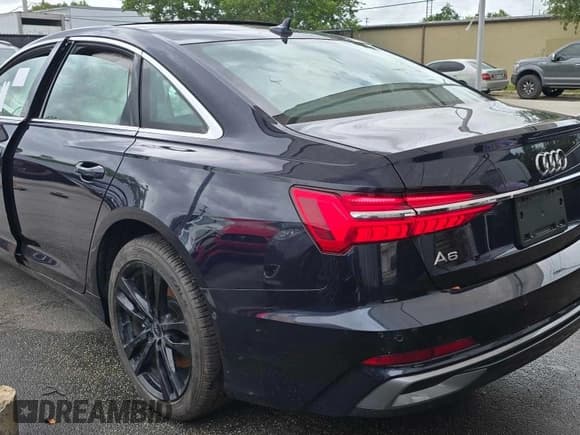 ✅ 2024 Audi A6 Premium Plus • VIN: WAUL2BF27RN062505 • Лот: 60145105. Опубликован ранее на Copart с пробегом 4 222 миль. Бесплатный доступ к архиву аукционных продаж из США и подробный отчёт об истории автомобиля на DreamBid. Изображение 3.