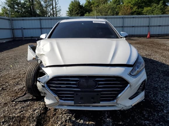 ✅ 2018 Hyundai Sonata Limited • VIN: 5NPE34AF1JH632114 • Lot: 60935285. Wystawiony na Copart z przebiegiem 118 940 mil. Bezpłatny archiwum sprzedaży aukcyjnych z USA i szczegółowy raport historii pojazdu na DreamBid. Zdjęcie 5.