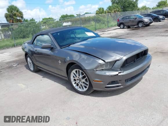 2014 Ford Mustang V6 с VIN 1ZVBP8EM8E5214546, выставлен на аукционе IAAI как лот 42773010 с пробегом 132 666 миль миль и . История ставок и продаж доступна на DreamBid. Изображение 1.