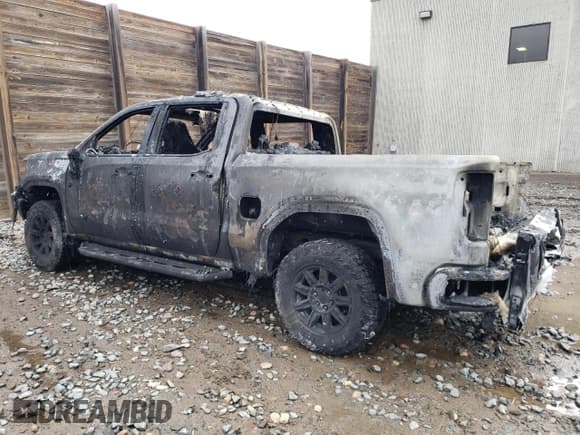 ✅ 2024 GMC Sierra 1500 AT4X • VIN: 3GTUUFEL9RG137071 • Лот: 51916395. Опубликован ранее на Copart с пробегом Не указан. Бесплатный доступ к архиву аукционных продаж из США и подробный отчёт об истории автомобиля на DreamBid. Изображение 2.