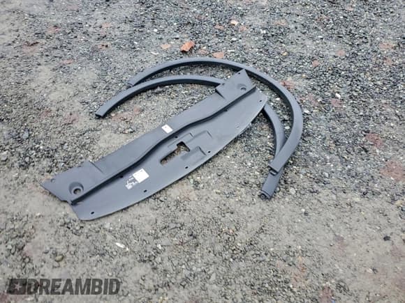 ✅ 2015 Porsche Cayenne Diesel • VIN: WP1AF2A20FLA31401 • Lot: 96367755. Listed on Copart with 106,597 mi. Free auction sales archive from the USA and detailed vehicle history report at DreamBid. Image 13.