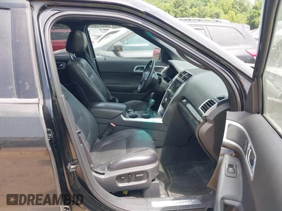 ✅ 2011 Ford Explorer Limited • VIN: 1FMHK8F84BGA91353 • Lot: 42382063. Wystawiony na IAAI z przebiegiem 214 049 mil. Bezpłatny archiwum sprzedaży aukcyjnych z USA i szczegółowy raport historii pojazdu na DreamBid. Zdjęcie 5.