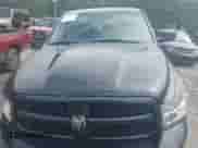 2018 Ram 1500 Tradesman z VIN 1C6RR6FT0JS131914, wystawiony jako IAAI lot #42450939 z przebiegiem 126 119 mil mil oraz . Historia ofert i sprzedaży dostępna na DreamBid. Obrazek 12.