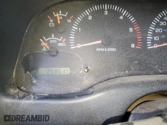 ✅ 1998 Dodge Dakota SLT • VIN: 1B7GG22Y5WS699664 • Lot: 84112654. Wystawiony na Copart z przebiegiem 268 517 mil. Bezpłatny archiwum sprzedaży aukcyjnych z USA i szczegółowy raport historii pojazdu na DreamBid. Zdjęcie 9.