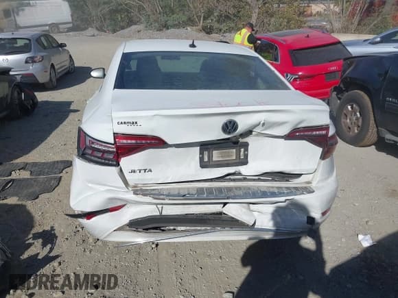 ✅ 2019 Volkswagen Jetta S • VIN: 3VWC57BU2KM167402 • Lot: 43512955. Listed on IAAI with 190,000 mi. Free auction sales archive from the USA and detailed vehicle history report at DreamBid. Image 16.