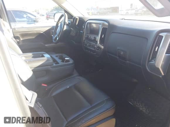 2015 Chevrolet Silverado 1500 LT z VIN 3GCPCREC6FG332798, wystawiony jako IAAI lot #43461490 z przebiegiem 57 078 mil mil oraz . Historia ofert i sprzedaży dostępna na DreamBid. Obrazek 5.