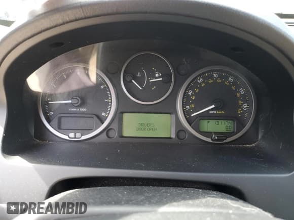 ✅ 2010 Land Rover LR2 HSE • VIN: SALFT2BN9AH192729 • Лот: 71587895. Опубликован ранее на Copart с пробегом 131 174 миль. Бесплатный доступ к архиву аукционных продаж из США и подробный отчёт об истории автомобиля на DreamBid. Изображение 9.