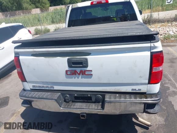 ✅ 2014 GMC Sierra 1500 SLE • VIN: 3GTU2UEC8EG371836 • Lot: 42824756. Wystawiony na IAAI z przebiegiem 220 931 mil. Bezpłatny archiwum sprzedaży aukcyjnych z USA i szczegółowy raport historii pojazdu na DreamBid. Zdjęcie 16.