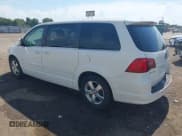 ✅ 2009 Volkswagen Routan SE • VIN: 2V8HW34199R541626 • Lot: 42852160. Listed on IAAI with 211,367 mi. Free auction sales archive from the USA and detailed vehicle history report at DreamBid. Image 3.